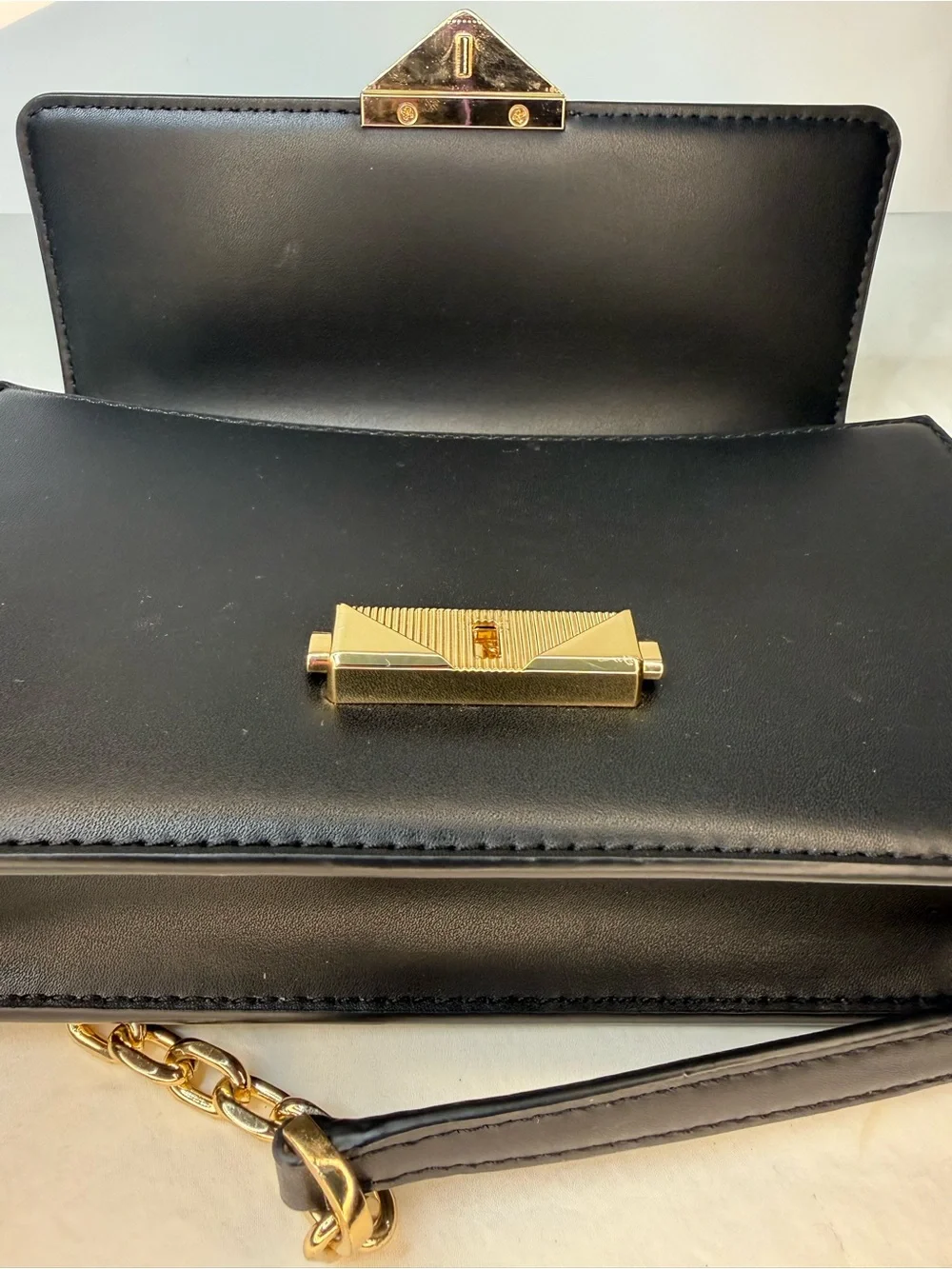 Michael Kors Black Leather Chain Crossbody| Timeless | Great Condition